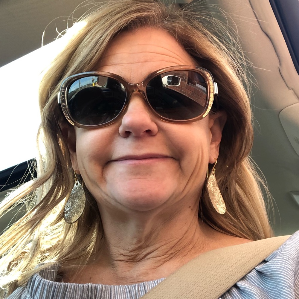 Meet your Posher, Stacy
